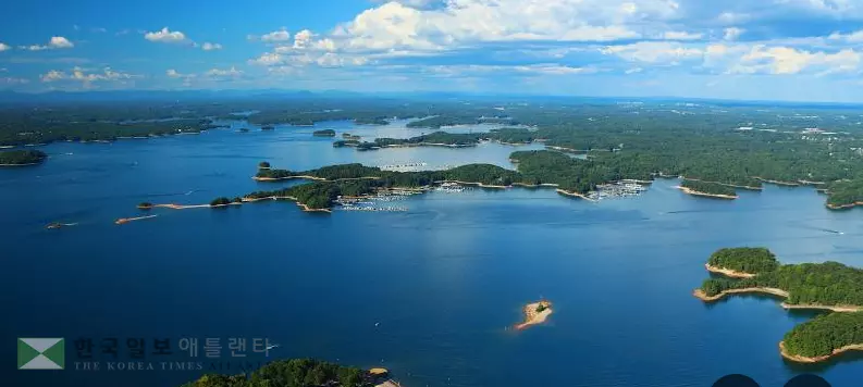 애틀랜타 주민의 식수원인 레이니어호수 수온이 내려가면서 호수 내 전도현상으로 흙과 곰팡이 냄새가 수돗물에 유입돼 민원이 늘고 있다.<사진=레이크 레이니어 공원 웹사이트>