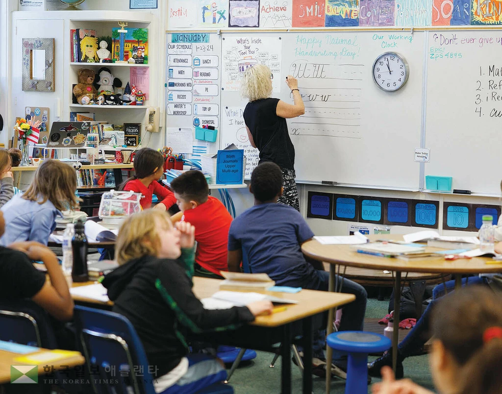  자녀의 중학교 시기는 부모가 ‘상사’ 역할에서 ‘코치’ 역할로 바뀌기 시작해야 하는 시기다. [로이터]