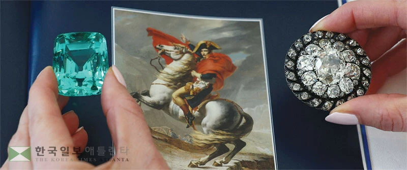 소더비 경매에 나온 나폴레옹의 다이아 브로치. [로이터]