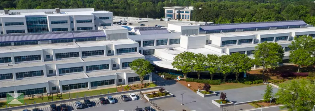 귀넷 카운티 사법행정센터 건물 전경