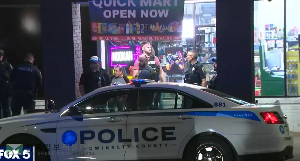 20일 밤 릴번 일대 상가에 가면을 쓴 사복경찰들이 들이 닥쳐 여러 명을 체포하는 일이 벌어져 지역 주민들은 불안하게 했다.<사진=폭스5뉴스캡쳐>