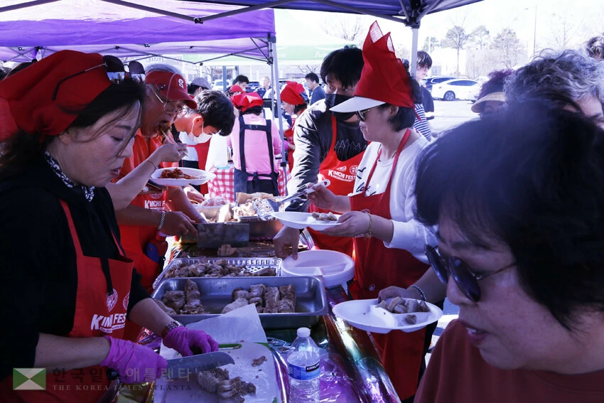 김장 김치에 수육이 빠질 수 없죠.