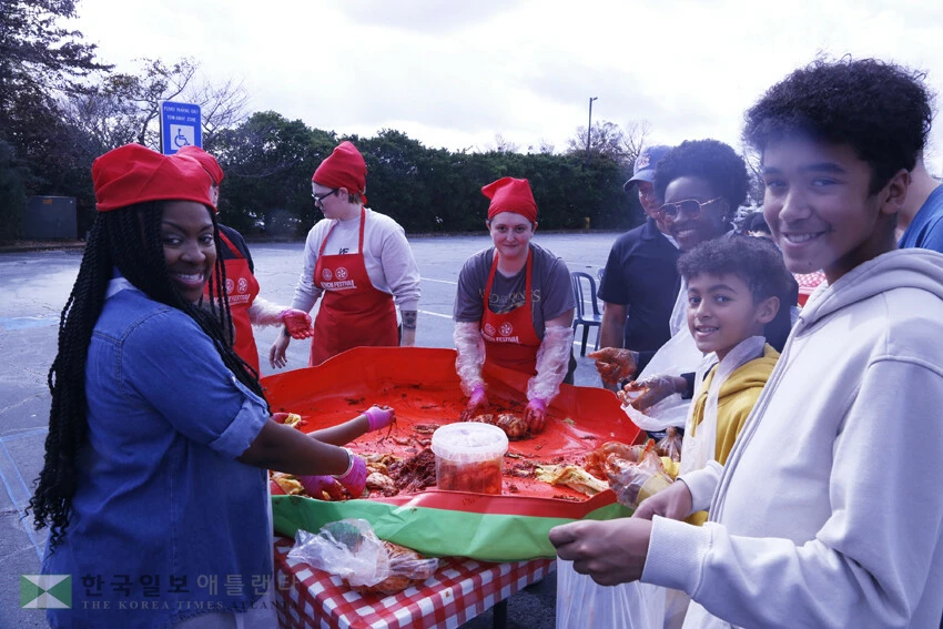 타인종도 김치 만들기 할 수 있어요.