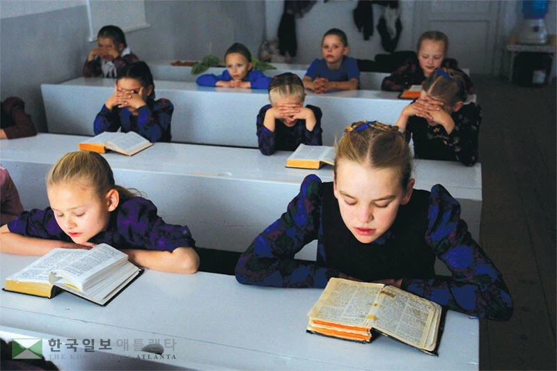  성경을 읽는 미국인 수가 수년간 감소세를 보인 끝에 다시 증가세로 돌아섰다. 특히 밀레니얼 세대와 Z세대에서의 성경 읽기 증가 뚜렷하게 나타났다. [로이터]