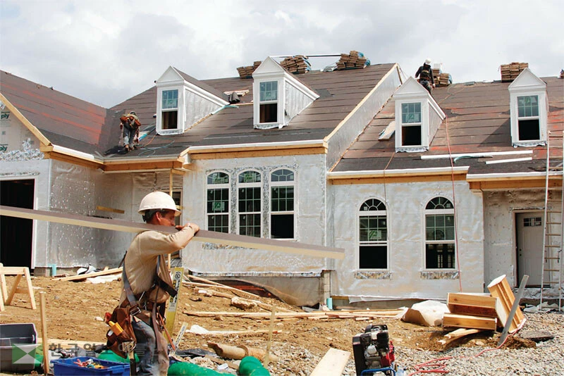  건설업체들이 모기지 금리인하와 가격 할인 등 파격적인 인센티브를 제공하며 고객 유치에 안간힘을 쓰고 있다. 가주 내 한 주택 신축 단지 전경. [로이터]