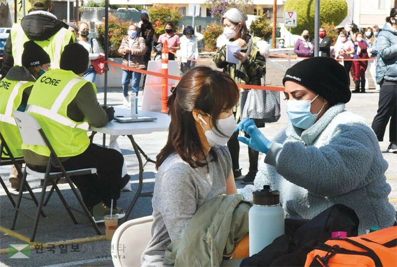  코로나19 백신은 임신부의 합병증·조산 위험을 낮출 수 있다. [박상혁 기자]
