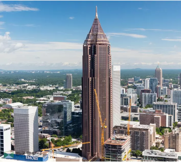 압둘라가 필리핀에서 조종사 훈련을 받던 시절 모습(위 사진 오른쪽)과 그가 테러 대상으로 삼았던 애틀랜타 뱅크 오브 아메리카 빌딩 전경.