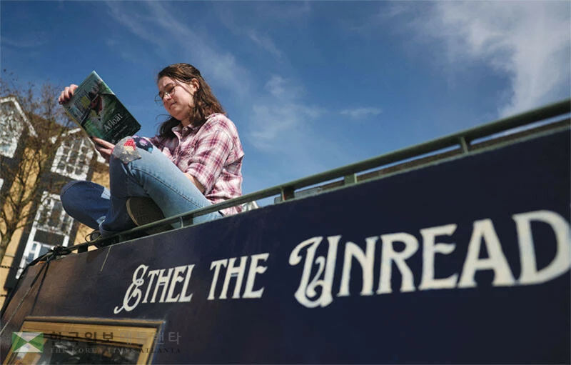 장거리 여행을 앞두고 있다면, 미리 계획을 세워 자동차나 비행기 안에서도 오디오북, 교육앱, 팟캐스트 등을 활용해 얼마든지 입시 준비를 할 수 있다. [로이터]