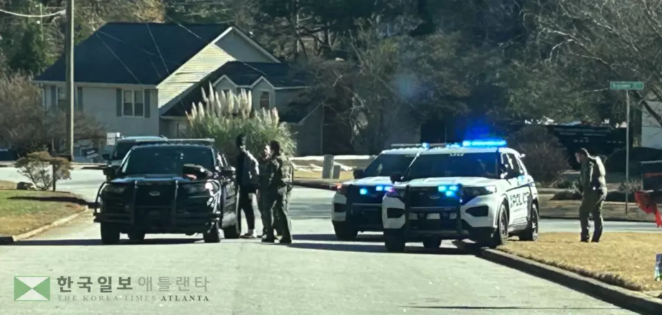 경찰은 1일 오후 탈취 당한 차량이 발견된 릴번 주택에서 15세 소년을 체포했다.<사진=로렌스빌 경찰 제공>