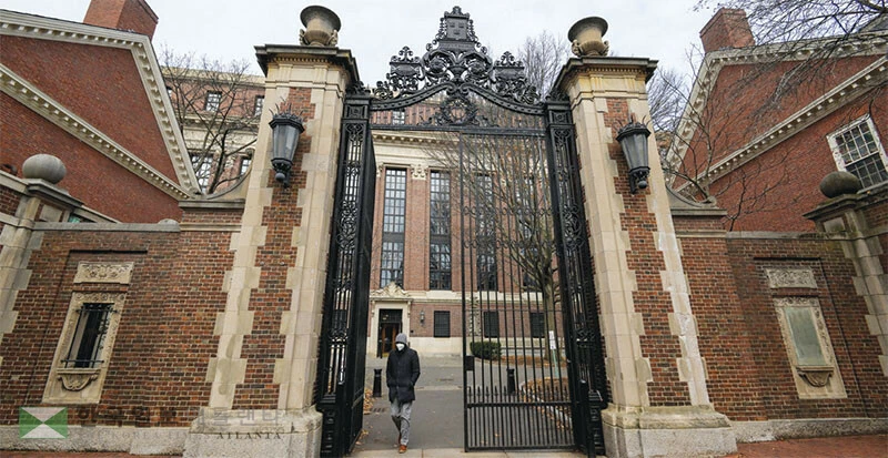  명문대 입시 경쟁이 갈수록 치열해지고 있다. 급조된 노력으로는 명문대 합격이 힘들기 때문에 체계적이고 장기적인 전략을 수립하는 것이 중요하다. [로이터]