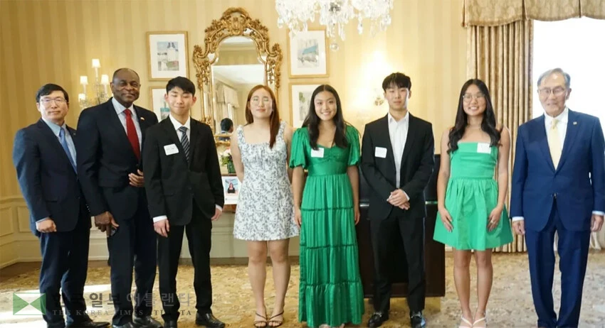 위대한 미국 영구장학금 제1회 수상자들.