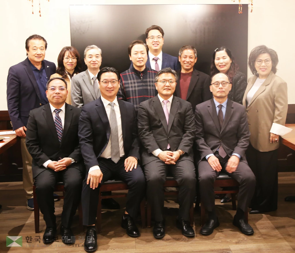애틀랜타 한인교회회협의회 손정훈 회장을 비롯해 2026년도 임원진이 5일 신년하례식에 함께 했다.