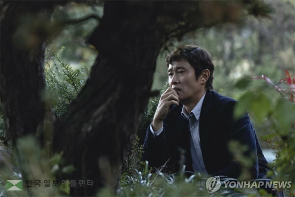  영화 ‘어쩔수가없다’ 한 장면 [CJ ENM·모호필름 제공. 재판매 및 DB금지]