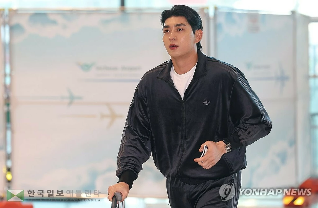 미국 프로야구 메이저리그(MLB) 샌프란시스코 자이언츠 이정후가 21일 인천국제공항 제2터미널에서 출국하고 있다.