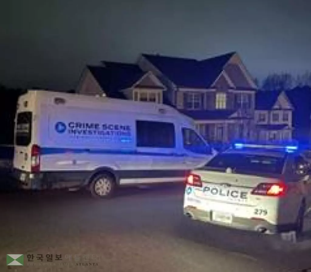 23일 새벽 로렌스빌의 한 주택에서 성인 4명이 총상을 입고 숨진 채 발견됐다.<사진=11얼라이브 뉴스>