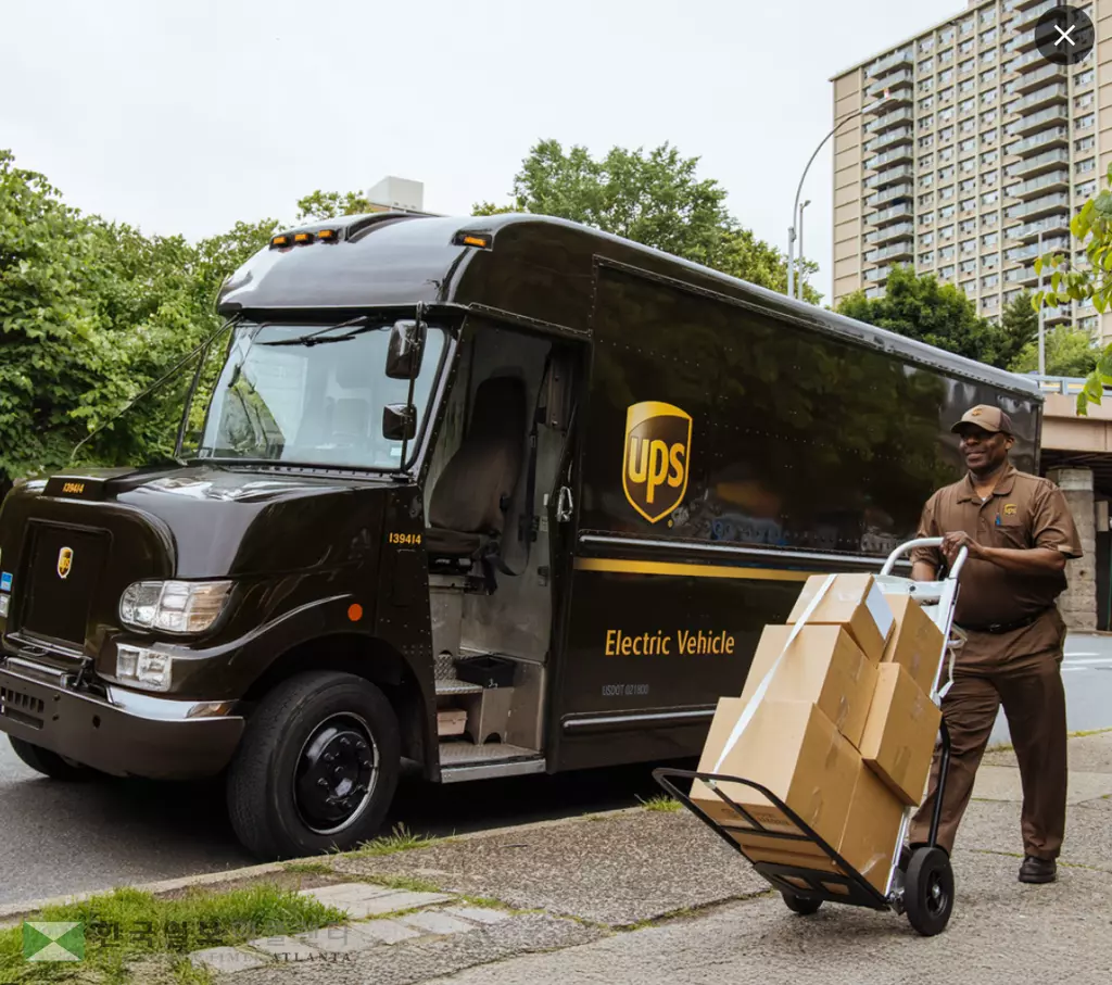 UPS가 작년 4만8,000명 해고에 이어 올해도 3만명 인력감축계획을 발표했다.