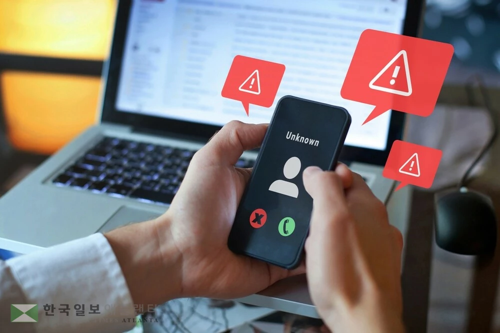 사법당국을 사칭해 문자나 이메일, 전화로 사기사건 피해자 혹은 용의자라고 협박해 금전이나 개인정보를 탈취하려는 신종 사기 수법이 늘고 있다.<사진=셔터스톡>