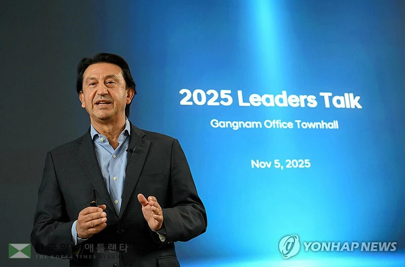  호세 무뇨스 현대차 대표이사 사장이 지난 5일(한국시간) 서울 강남구 사옥에서 열린 현대차 타운홀 미팅 ‘2025 리더스 토크(2025 Leaders Talk)’에서 임직원들에게 메시지를 전달하고 있다. 2025.11.6 [현대차·기아 제공. 재판매 및 DB 금지]