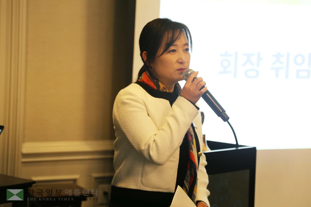 레이첼 김 회장이 취임 인사를 하고 있다.