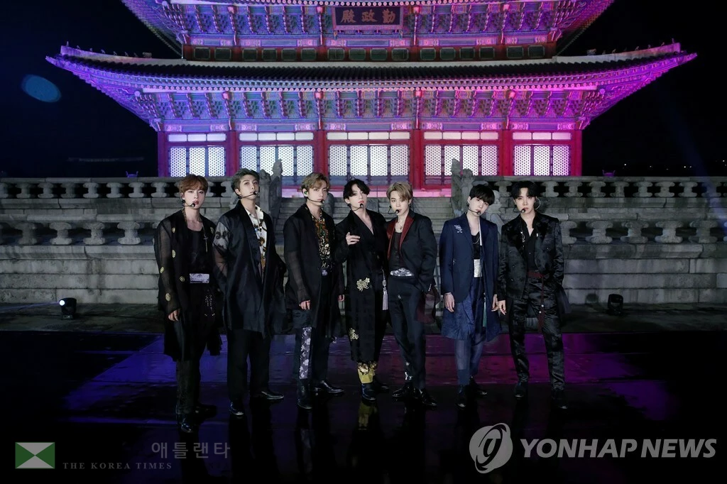 2020년 경복궁 근정전 앞에서 무대를 꾸민 그룹 방탄소년단(BTS)[빅히트뮤직 제공. 재판매 및 DB 금지]