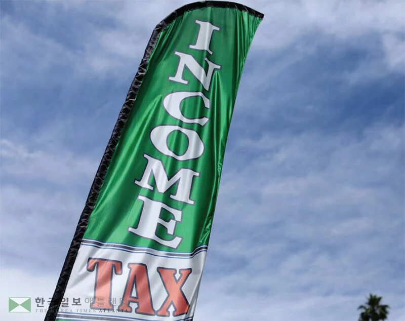  지난해 통과된 대규모 세제 및 예산 법안에 따라 올해 세금 신고 시즌 많은 납세자가 항목별 공제 선택 여부와 상관없이 더 많은 세금 환급을 받을 것으로 전망된다. [로이터]