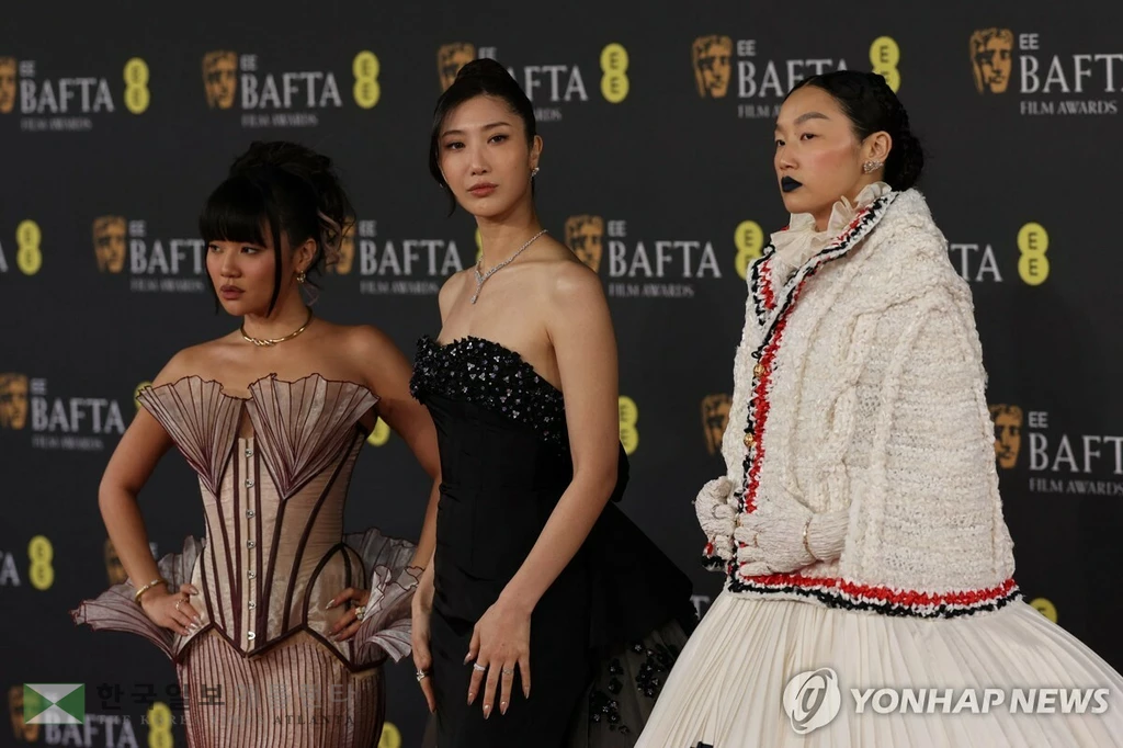 케이팝 데몬 헌터스 OST 부른 가수 레이 아미(왼쪽부터), 이재, 오드리 누나[AFP=연합뉴스]