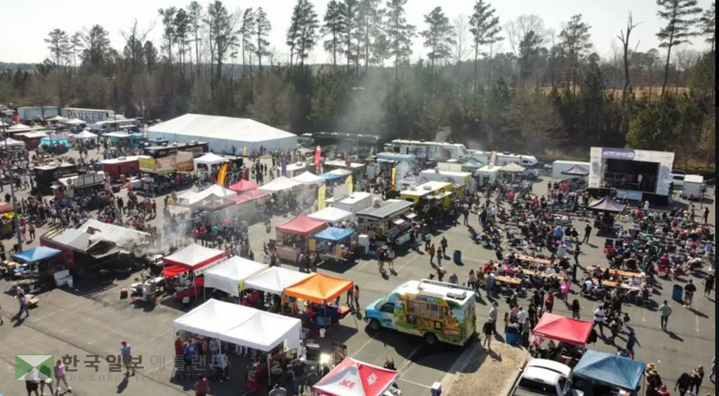 지난해 '십 앤드 스와인 비비큐' 페스티벌 행사장 전경. 올해는 6일과 7일 귀넷 필드에서 열린다.<사진-귀넷 아동 쉘터 희망의 집>