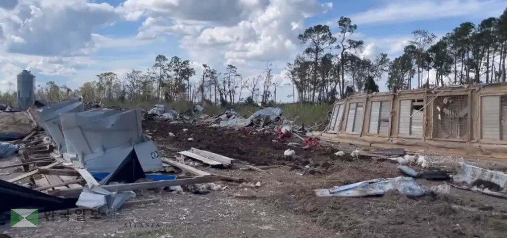 자연재해 발생 시 보험사가 보상금을 신속하게 지급하도록 하는 법안이 주하원을 통과해 상원으로 이송됐다, 2024년 허리케인 헬린으로 부서진 조지아 남부 지역 농가 모습.<사진=NPR>