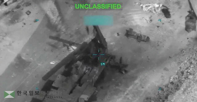 미 중부사령부가 2일‘장대한 분노’ 작전과 관련해 엑스(X)에 공개한 영상에서 군용장비가 미군에 의해 저격되고 있다. <미중부 사령부 X 캡처>