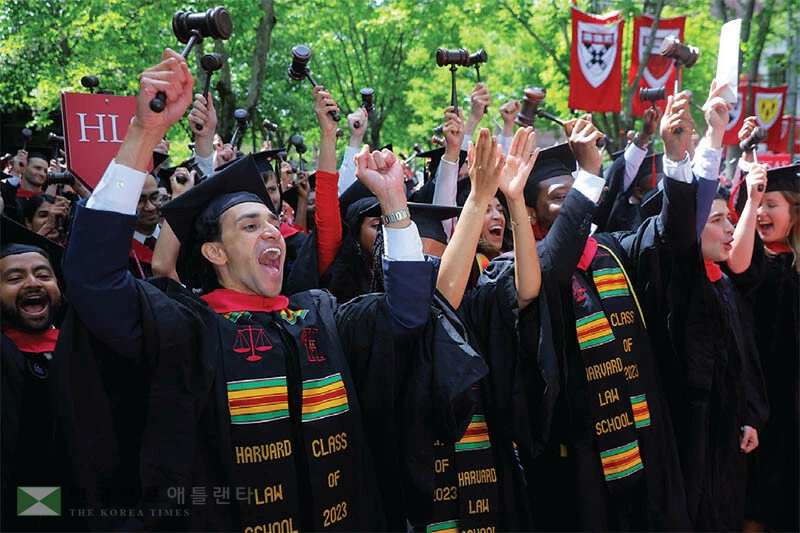 미국 내 종교 집단 가운데 힌두교도와 유대교 신자가 가장 높은 학력 수준을 보이는 것으로 나타났다. [로이터]