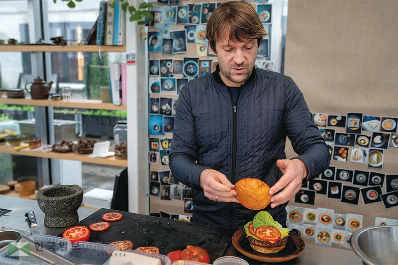 직원 학대 논란으로 사임한 ‘노마’ 레스토랑의 오너 셰프 르네 레드제피. [로이터]