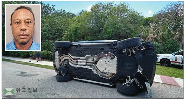  타이거 우즈가 몰던 랜드로버 SUV가 사고후 전도돼 있다. 작은 사진은 28일 셰리프국이 공개한 머그샷. [로이터]