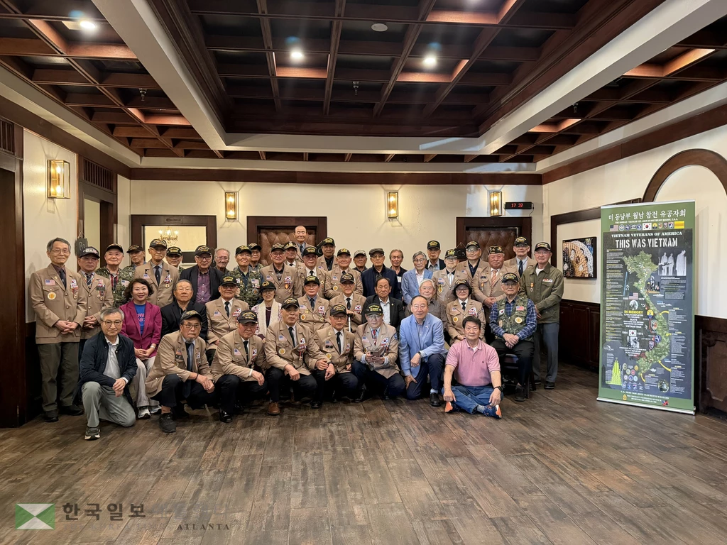 지난 28일 둘루스 청담에 모인 미동남부 월남참전유공자회 회원들이 한자리에 모였다.