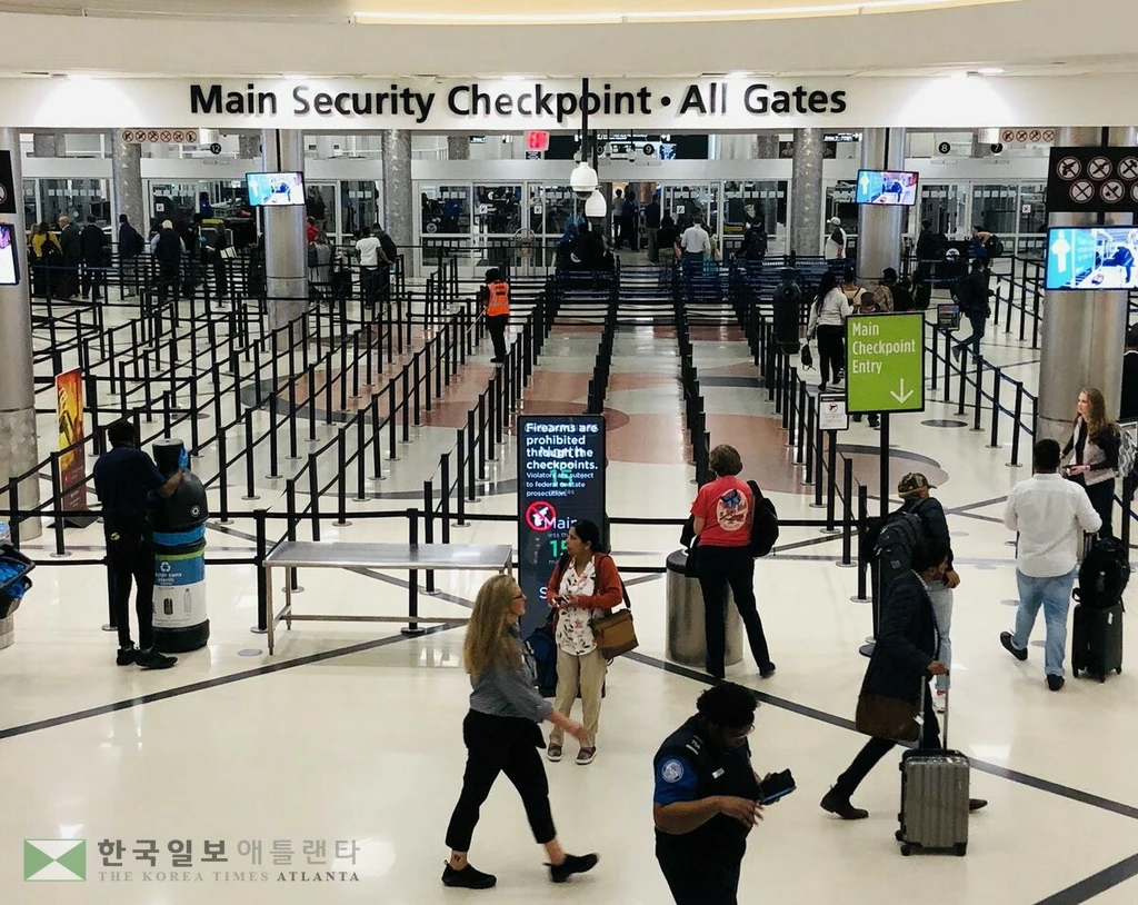 애틀랜타 국제공항 보안검색대 모습. <사진=애틀랜타 공항 SNS 'X' 게시 사진>