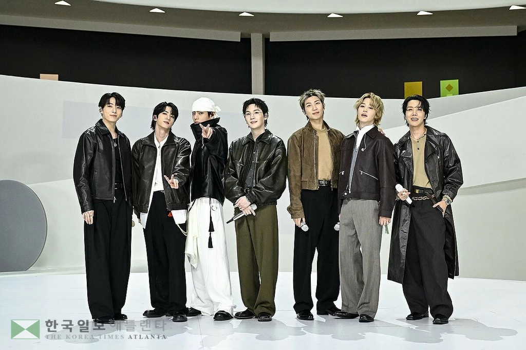 그룹 방탄소년단(BTS)이 정규 5집 '아리랑'(ARIRANG)으로 영국에 이어 미국 앨범 차트 1위도 석권했다고 30일 밝혔다. 사진은 그룹 방탄소년단(BTS). 2026.3.30 [Todd Owyoung/NBC 제공. 재판매 및 DB 금지]