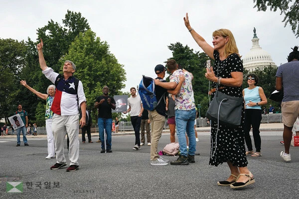  종교를 중요하게 여기는 미국인 비율이 지속적으로 감소세 지난해 50% 밑으로 떨어졌다. [로이터]