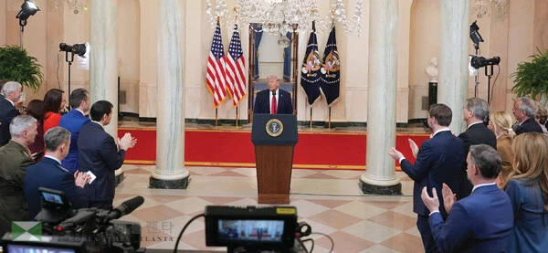  지난 1일 도널드 트럼프 대통령이 백악관에서 생방송 연설을 통해 이란 전쟁에 대한 입장을 밝히고 있다. [로이터]