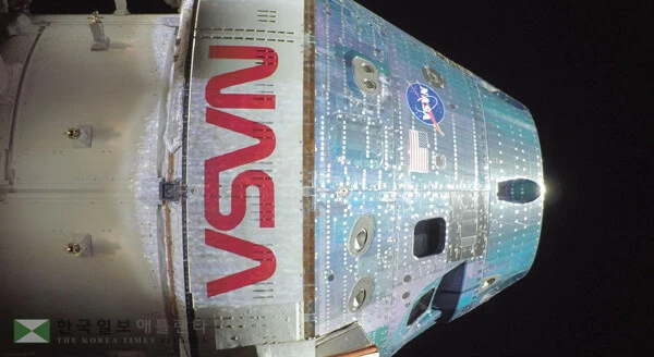  NASA가 공개한 달로 향하고 있는 오리온 캡슐의 모습. [로이터]