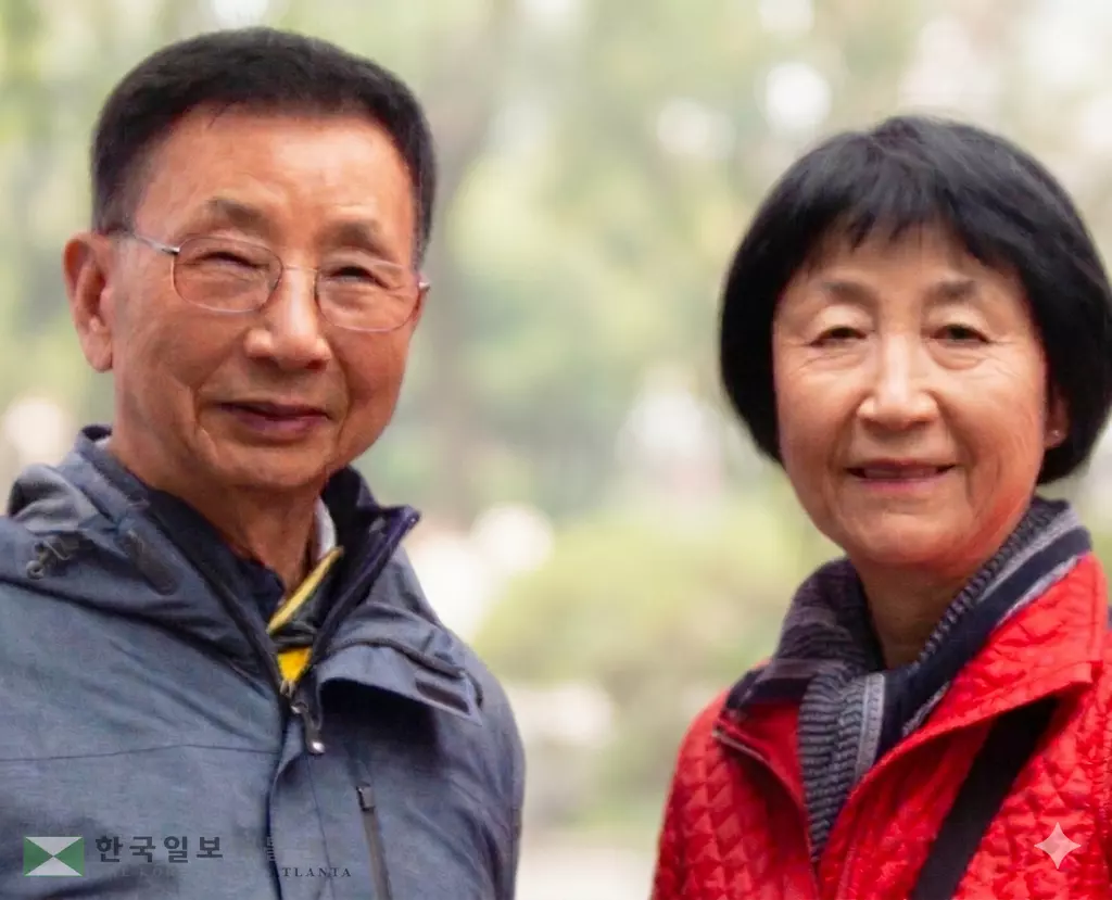 한미장학재단 남부지부에 장학금을 기탁한 장학전, 이상애 부부.