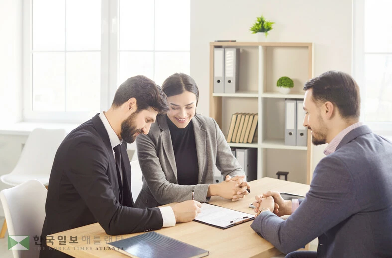 우량한 세입자임을 서류로 입증하는 한편 주변 낮은 시세를 수치로 제시하면 집주인으로부터 긍정적인 반응을 끌어낼 수 있다.<사진=Shutterstock>