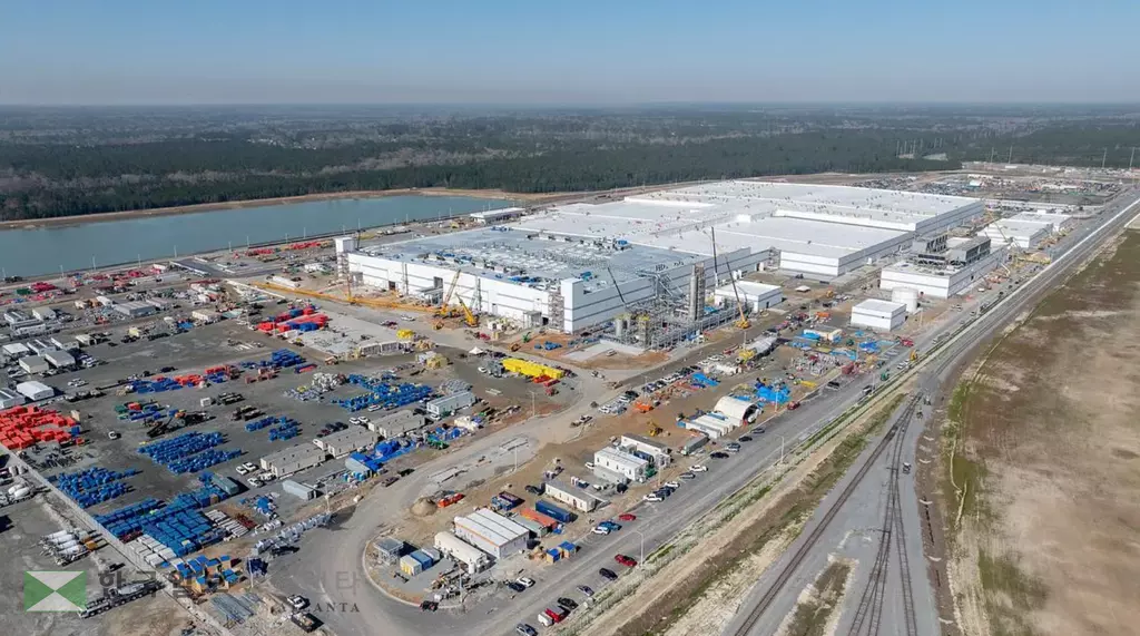 지난해 3월 당시 건설 공사가 진행 중인 메타플랜트 배터리 공장 전경. <로이터>