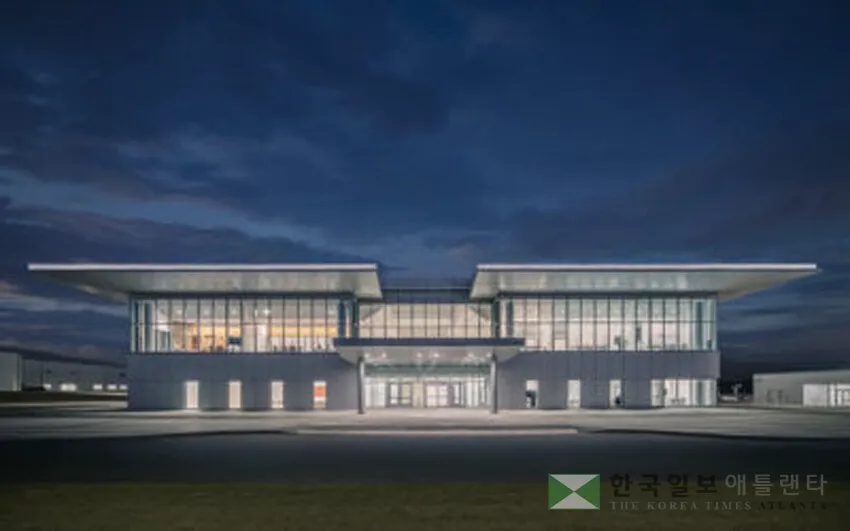 아키플랜이 간삼건축과 함께 협동 설계한 '더 커먼스' 건물 전경.