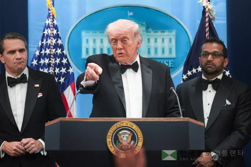  기자회견하는 트럼프 대통령 [로이터]