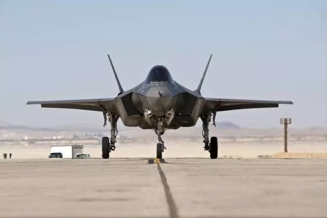 F-35 도입, 트럼프 '딴지'에 주의원들 '읍소'