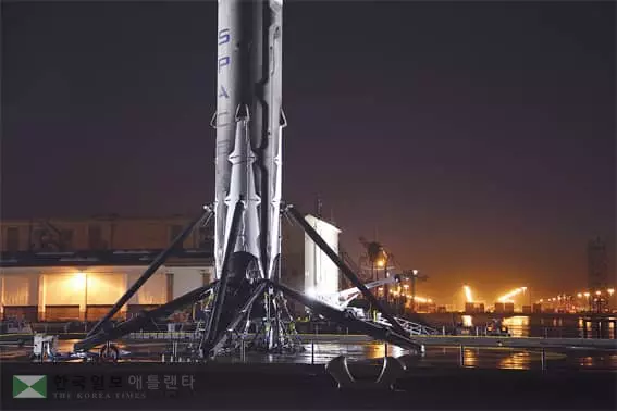 <사진>스페이스X, 4개월만에 로켓 발사 성공
