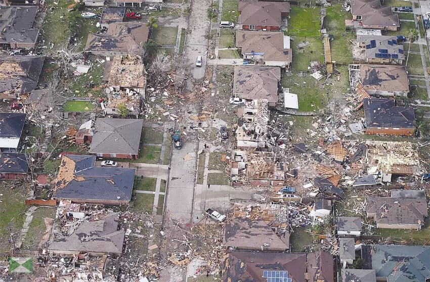 <사진> 시속 165마일 토네이도