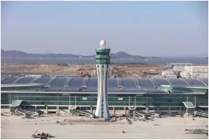 “항공기 모습, 머리 위로 보여요”… 탁 트인 공항이 성큼