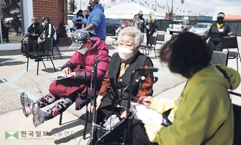 “백신 원인 사망자 없어… AZ 백신 계속 사용”