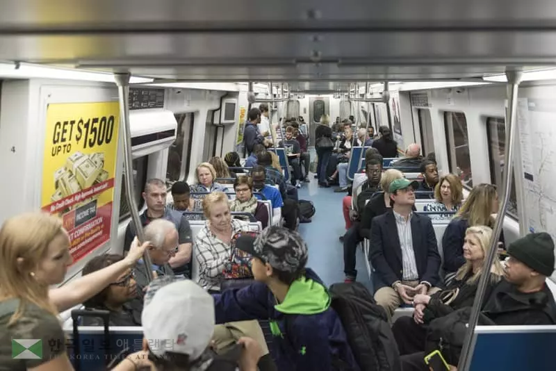 <I-85 교각 붕괴>승용차 대신 전철 이용...달라진 출퇴근 모습