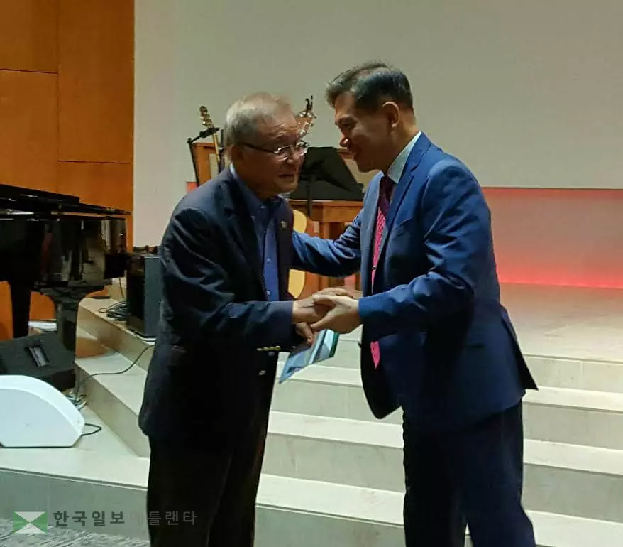 중앙장로교회 소녀상 성금 기부